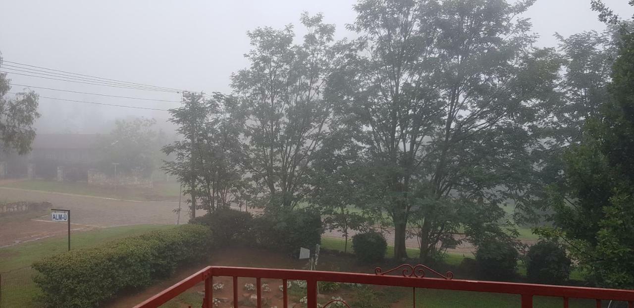 Alm-Ue Villa Dullstroom Bagian luar foto