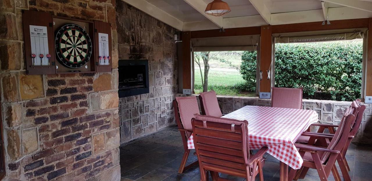 Alm-Ue Villa Dullstroom Bagian luar foto