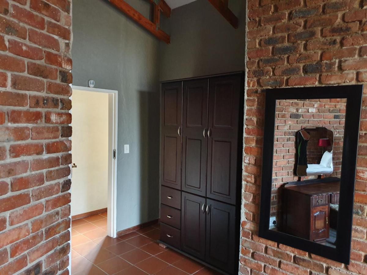 Alm-Ue Villa Dullstroom Bagian luar foto