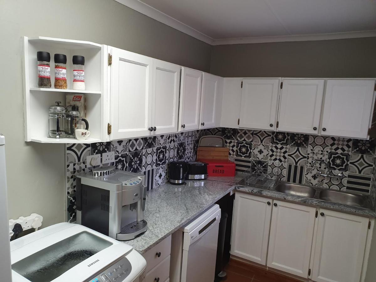 Alm-Ue Villa Dullstroom Bagian luar foto