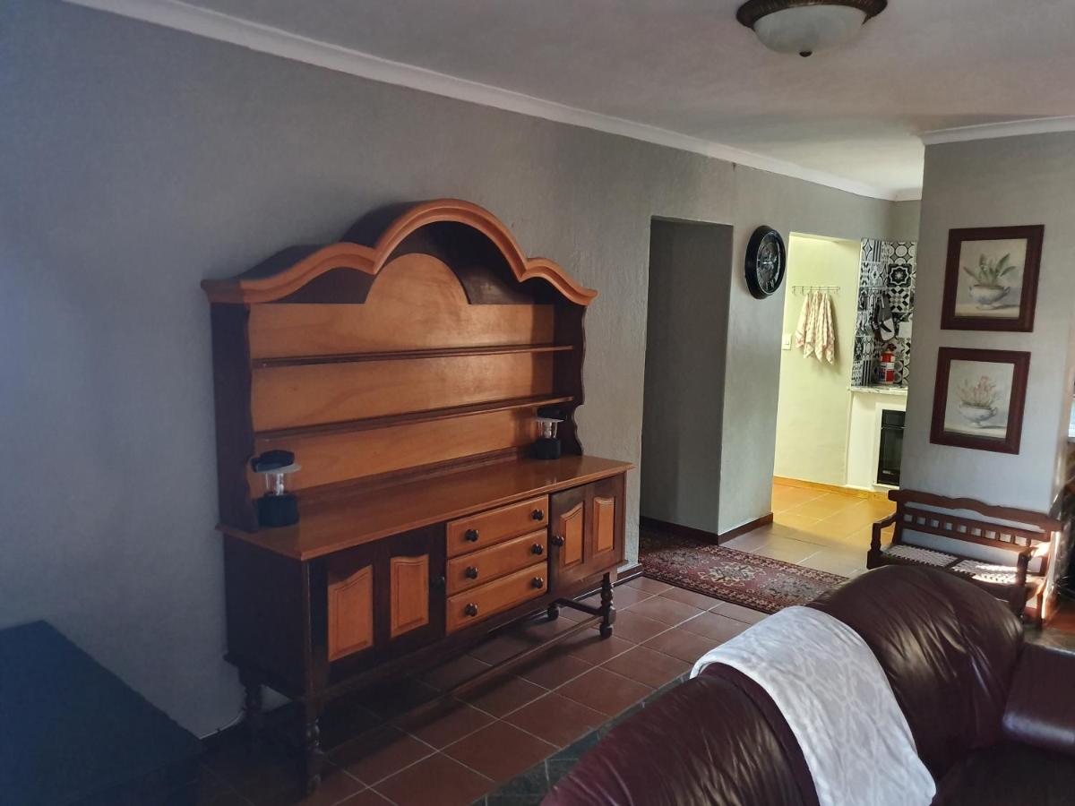 Alm-Ue Villa Dullstroom Bagian luar foto