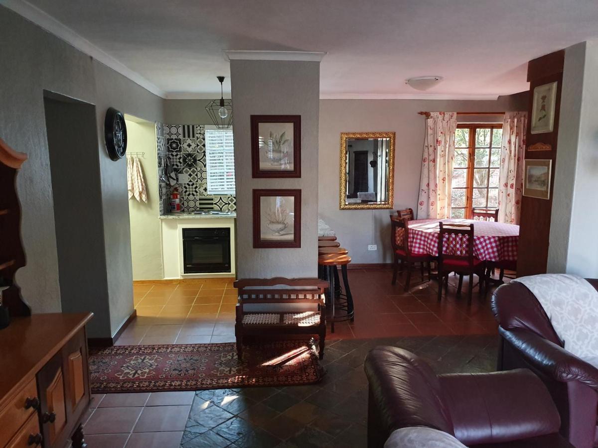 Alm-Ue Villa Dullstroom Bagian luar foto
