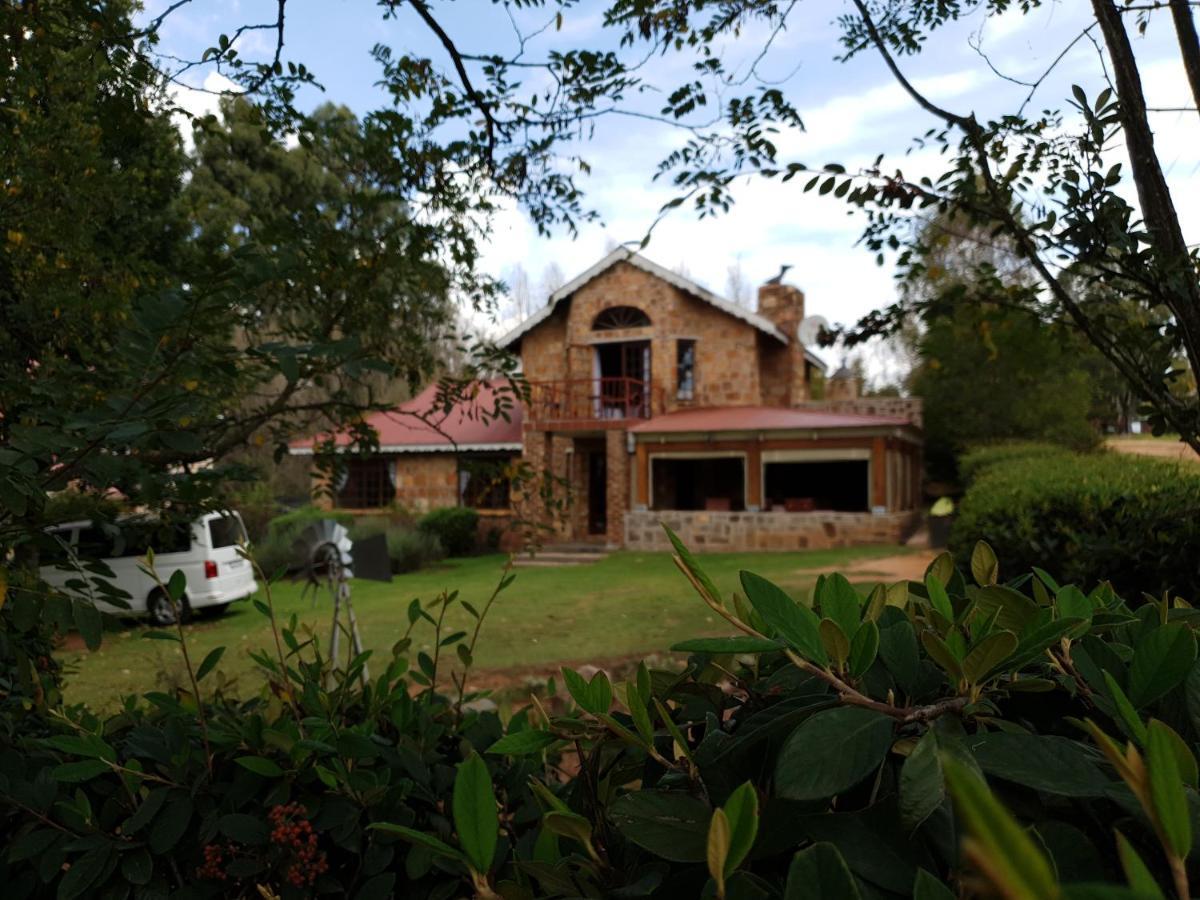 Alm-Ue Villa Dullstroom Bagian luar foto