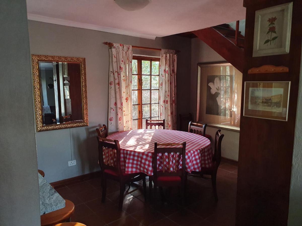 Alm-Ue Villa Dullstroom Bagian luar foto
