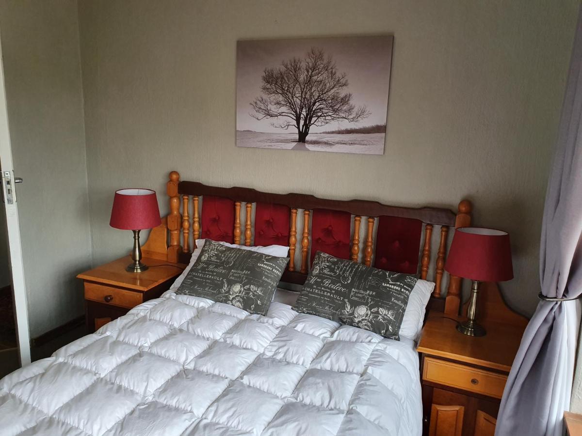 Alm-Ue Villa Dullstroom Bagian luar foto