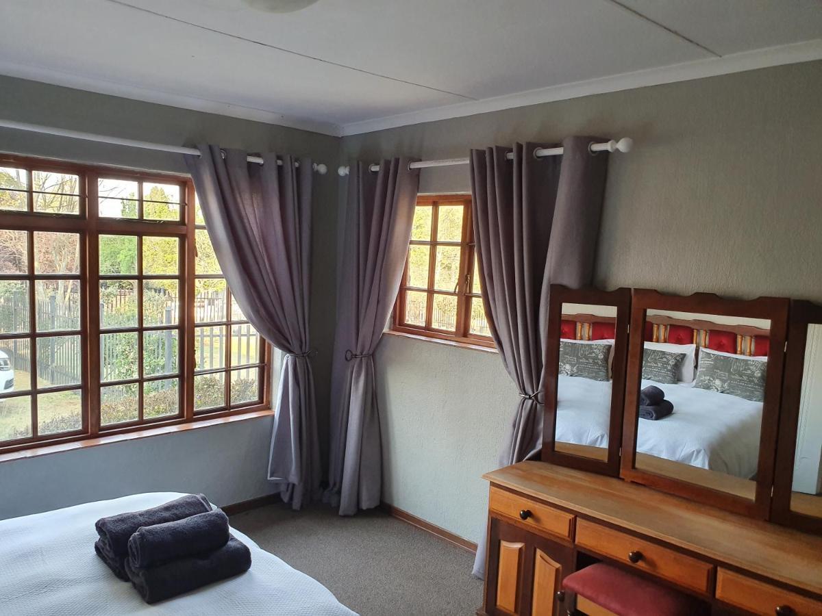 Alm-Ue Villa Dullstroom Bagian luar foto